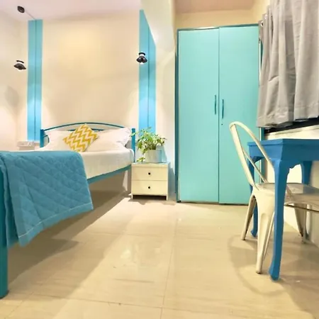 Locomo Hostel Express - Stay Work Eat-3